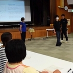 保育施設での運動教室について学んだ職員向けの講習会＝南あわじ市役所