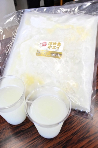 淡路島牛乳のホエイとスポーツドリンクの試作品