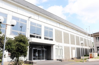 ウクライナバレエダンサーの活動拠点となる旧アソンブレホール＝淡路市岩屋