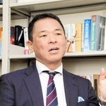 第三者調査委員会を振り返る委員の関西学院大の上村敏之教授＝西宮市上ケ原一番町
