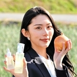 タマネギの成分を配合した化粧品を開発した齋藤千明さん＝南あわじ市内