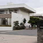 第１志望の出願者数が初めて定員割れした洲本高校＝洲本市上物部２