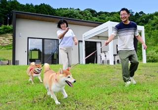 全てのヴィラにプライベートドッグランを備える宿泊施設「ドギウッド」＝淡路市長沢