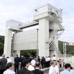県内初の津波専用として完成した本庄川水門＝南あわじ市阿万塩屋町