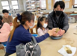 過去のイベントの様子（淡路市立陶芸館提供）