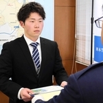 のじぎく賞を受けた川淵翔稀さん＝洲本市山手２