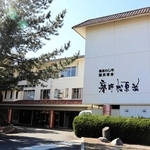 閉館が決まった国民宿舎「慶野松原荘」＝南あわじ市松帆古津路