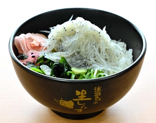 スタートから１５年目を迎えた「淡路島の生しらす」の丼
