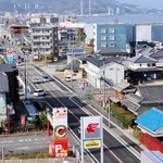 国道沿いに集合住宅や一戸建ての建設が進む東浦地区＝淡路市久留麻