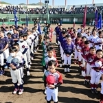 開会式で整列する選手ら＝淡路佐野運動公園