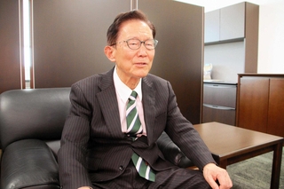 ５期２０年を振り返る門康彦氏＝淡路市役所