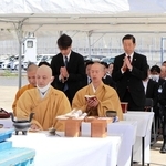ハモの鎮魂のために営まれた法要＝南あわじ市灘土生