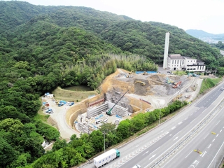 造成工事が進むごみ処理施設の予定地（淡路広域行政事務組合提供）