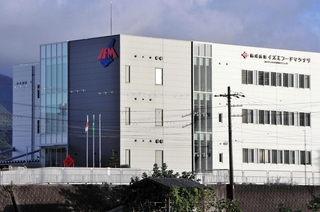 一時避難場所として一部使用できるイズミフードマシナリ淡路工場の本館＝南あわじ市広田広田
