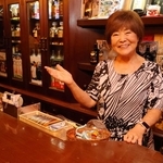 ＳＮＡＣＫボネールの店主田中清恵さん＝洲本市本町４