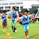 忍者になりきって、さまざまなミニゲームに挑戦する子どもたち＝五色台運動公園アスパ五色