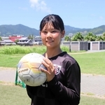 Ｕ－１７女子日本代表に選ばれたＡＩＥ国際高校の小泉恵奈さん＝淡路市生穂新島