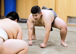 道場で稽古に励む苔口遥真さん＝南あわじ市福良乙