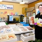 鮮魚店ですが…本を仕入れています　書店を兼業、レシピ本や小説など80冊陳列　南あわじ