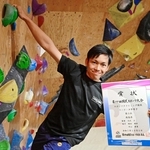 国スポで５位入賞を果たした蒼開高校３年中山勇希さん＝洲本市新村、クライミングジムＣＯＣＯＭＯ