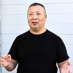 洲本市長選への立候補を表明した馬崎泰成氏＝南あわじ市津井