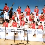 はつらつとした音を響かせた蒼開中学・高校ジャズバンド部＝洲本市文化体育館