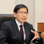 洲本市長選への立候補を表明した現職の上崎勝規氏＝洲本市塩屋１