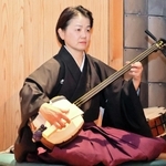 「人間性を磨きなさい。全て音に出る」。鶴澤友路さんの言葉を胸に、稽古に励む友勇さん＝淡路人形座