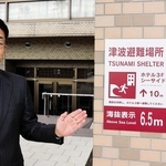 「安心して過ごして」思い込め　津波避難看板、独自に設置　洲本温泉の宿泊施設