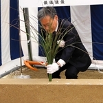 起工式で安全祈願をする関係者＝南あわじ市広田広田