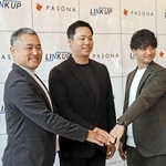 リンクアップの石井僚介代表理事（中央）を囲み、連携を発表したパソナスポーツ文化支援機構の松村卓司代表理事（左）と寺田優作理事＝淡路市野島常盤