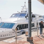 昨年新しくなった「深日洲本ライナー」のシーガル号＝洲本港（２０２５年５月３日）