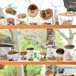 子どもが創作、自由なアート　淡路市の美術館で西宮の教室作品展　船や海テーマにセンス光る480点