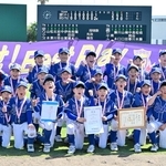 初優勝に歓喜の声を上げる浜手ロイヤルズナイン＝淡路市佐野新島