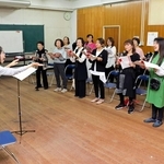 ６０周年記念の演奏会に向けて練習に励むハマーコーラスのメンバー＝洲本市山手３