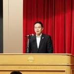 地方誘客における訪日リピーターの重要性などを解説する村田茂樹観光庁長官＝洲本市小路谷