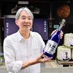 千代の縁の入賞を喜び、「次こそは金賞を目指す」と話す杜氏の上野山善彦さん＝淡路市久留麻