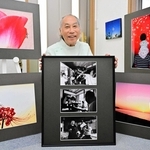 コンテストなどで高い評価を得た多彩な作品に囲まれる近藤和敏さん。「ＣＤで見て参考にしてもらえたら」と話す＝淡路市塩尾