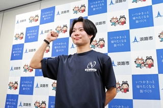 男子１００メートルで入賞を目指す瀧陸斗さん＝淡路市役所