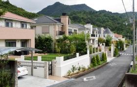 平均約５００平方メートルの敷地に建つ豪邸＝神戸市北区柏尾台