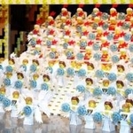 華やかな宝塚歌劇のフィナーレの場面＝大阪市北区芝田１