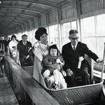 １９６６年開通時のカーレーター（須磨浦遊園提供）