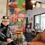 祖母が残した宿を改装して「ユメノマド」を完成させた三上さん＝神戸市兵庫区新開地１