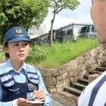 職務質問で大麻所持疑いの男を逮捕した吉本紗世巡査＝神戸市内