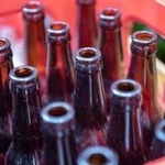 ビール瓶の大瓶は「おおびん」？「だいびん」？（Hassyoudo/stock.adobe.com）