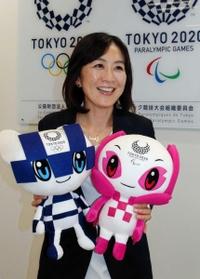 東京五輪・パラリンピック組織委員会広報局の岩元里奈さん＝東京都港区、虎ノ門ヒルズ