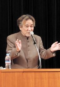 次男への思いを語る稲川淳二さん＝姫路市本町