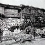 １８９９年、イギリスの雑誌に掲載された宝塚市内の瓶詰め工場（宝塚市提供）