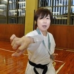 空手の世界大会で優勝した橋本和歌子さん＝赤穂市加里屋、赤穂市民総合体育館