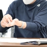 破産開始決定申し立て後に会見に臨んだ被害者の男性＝尼崎市七松町１、兵庫県弁護士会阪神支部会議室
